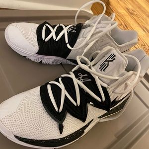 Kyrie Basketball Shoes